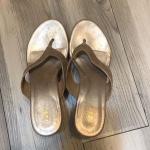 NWOT Tags Uggs Tan Metallic Sandals